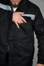 Crne radne pantalone, zimska jakna Sayo