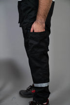 Crne radne pantalone, zimska jakna Sayo