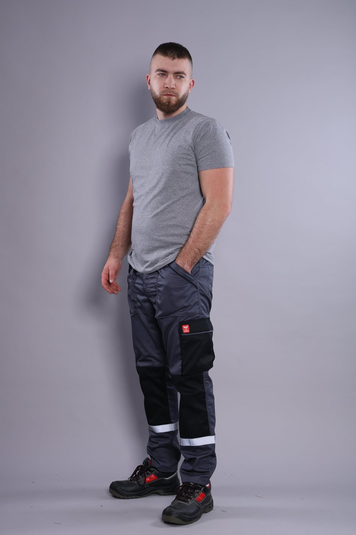 Sive radne pantalone, zimska jakna Sayo